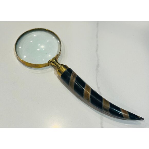 Elegant Magnifying Glass with Faux Horn Handle & Brass Accents - Picture 1 of 1